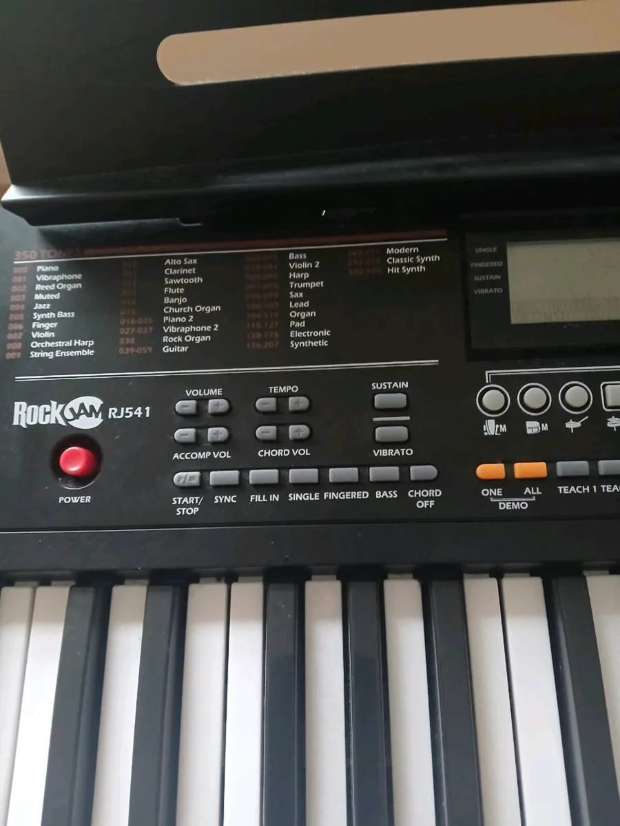 Electronic Keyboard - Image 4