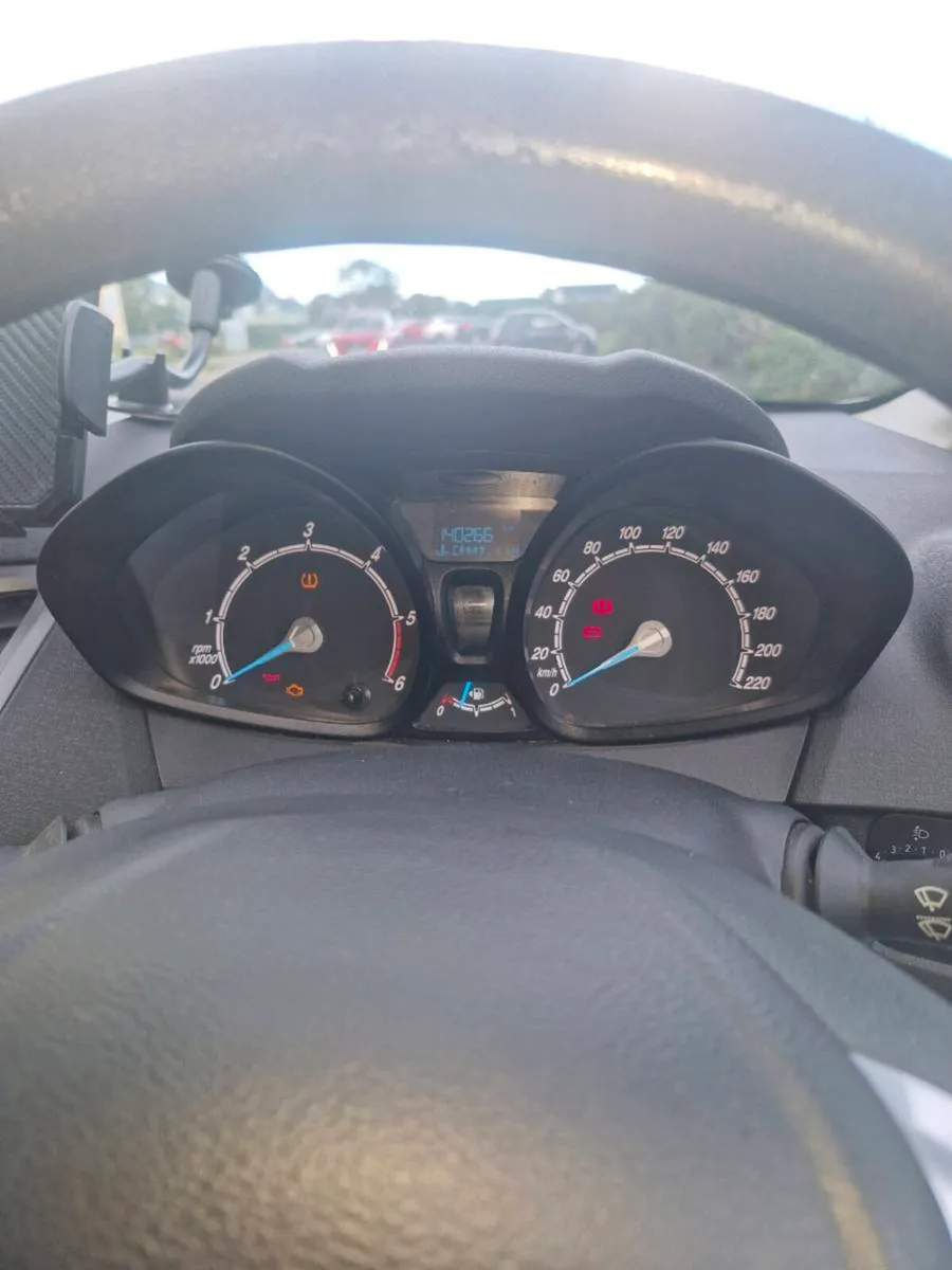 Ford Fiesta Van - Image 4