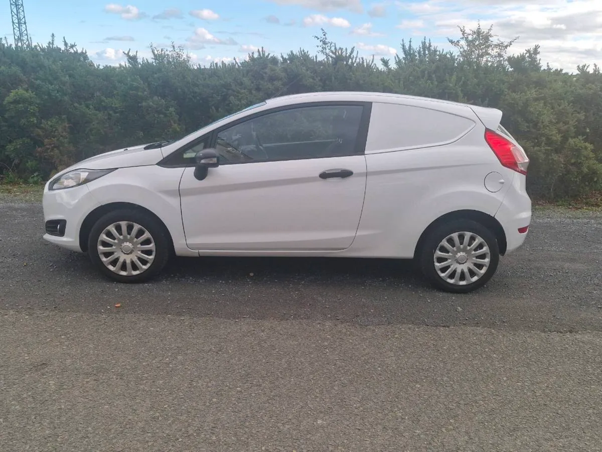 Ford Fiesta Van - Image 3