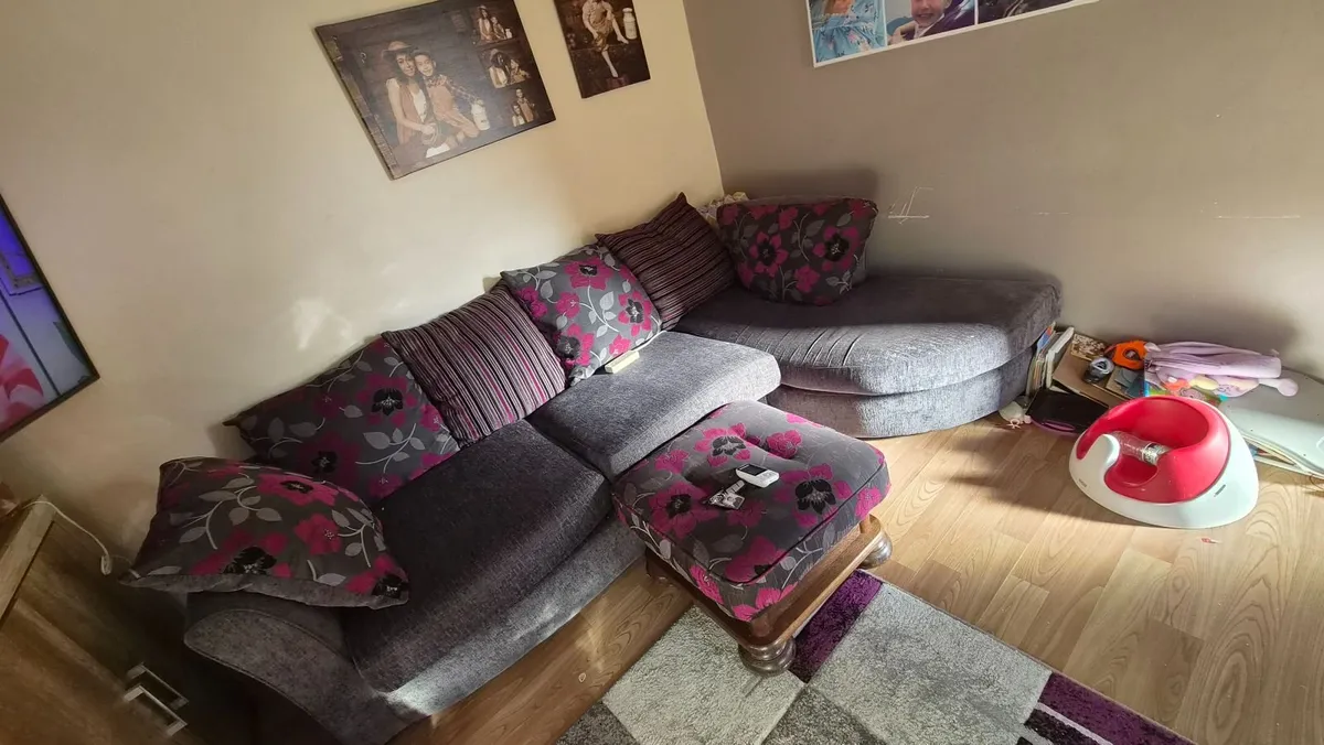Large L shape sofa - Image 2