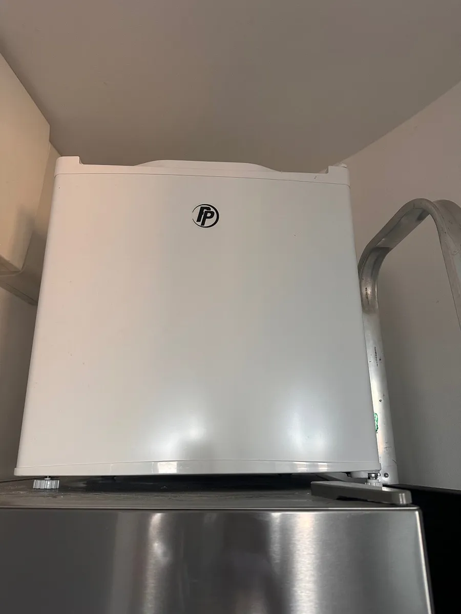 Fridge small