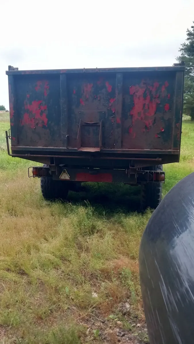 Trailer - Image 2