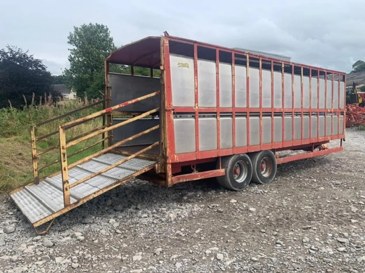 AGRIMAC 26' LIVESTOCK TRAILER - Image 1