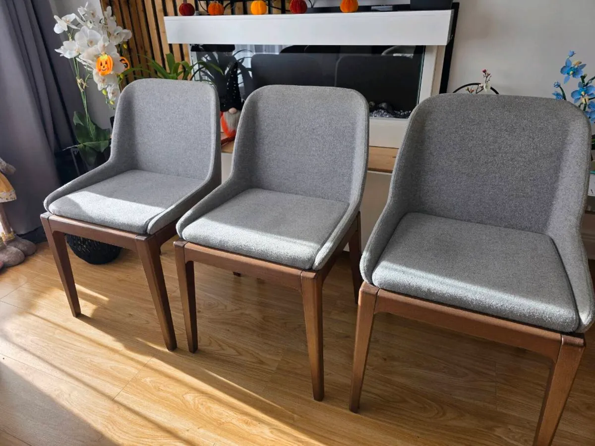 6 Italian design chairs - Image 1