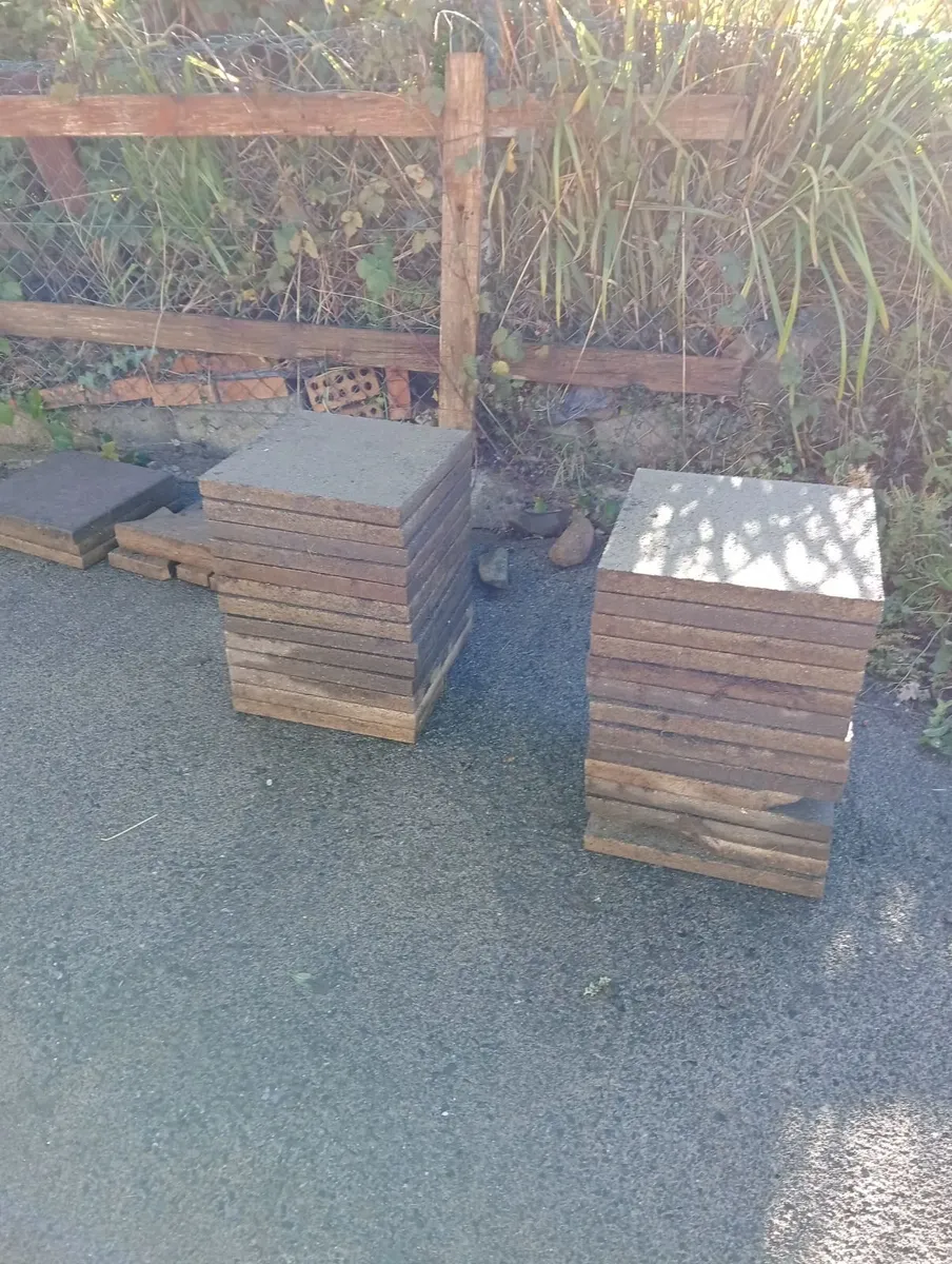 Gravel and paving blocks - Image 1