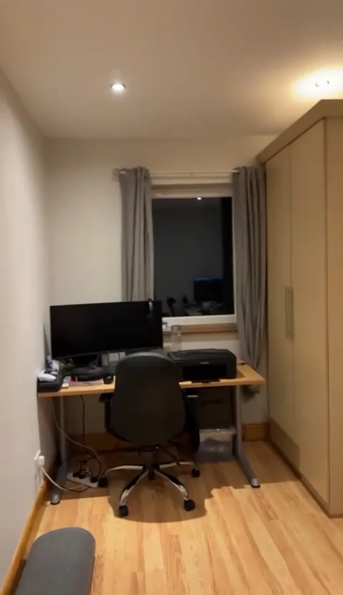 Office Desk - Image 2