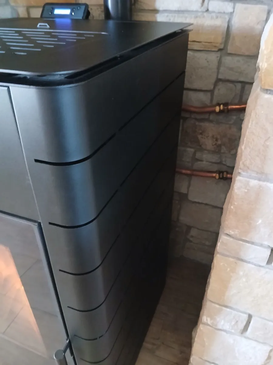 Stanley wood pellet stove 2300kw - Image 3
