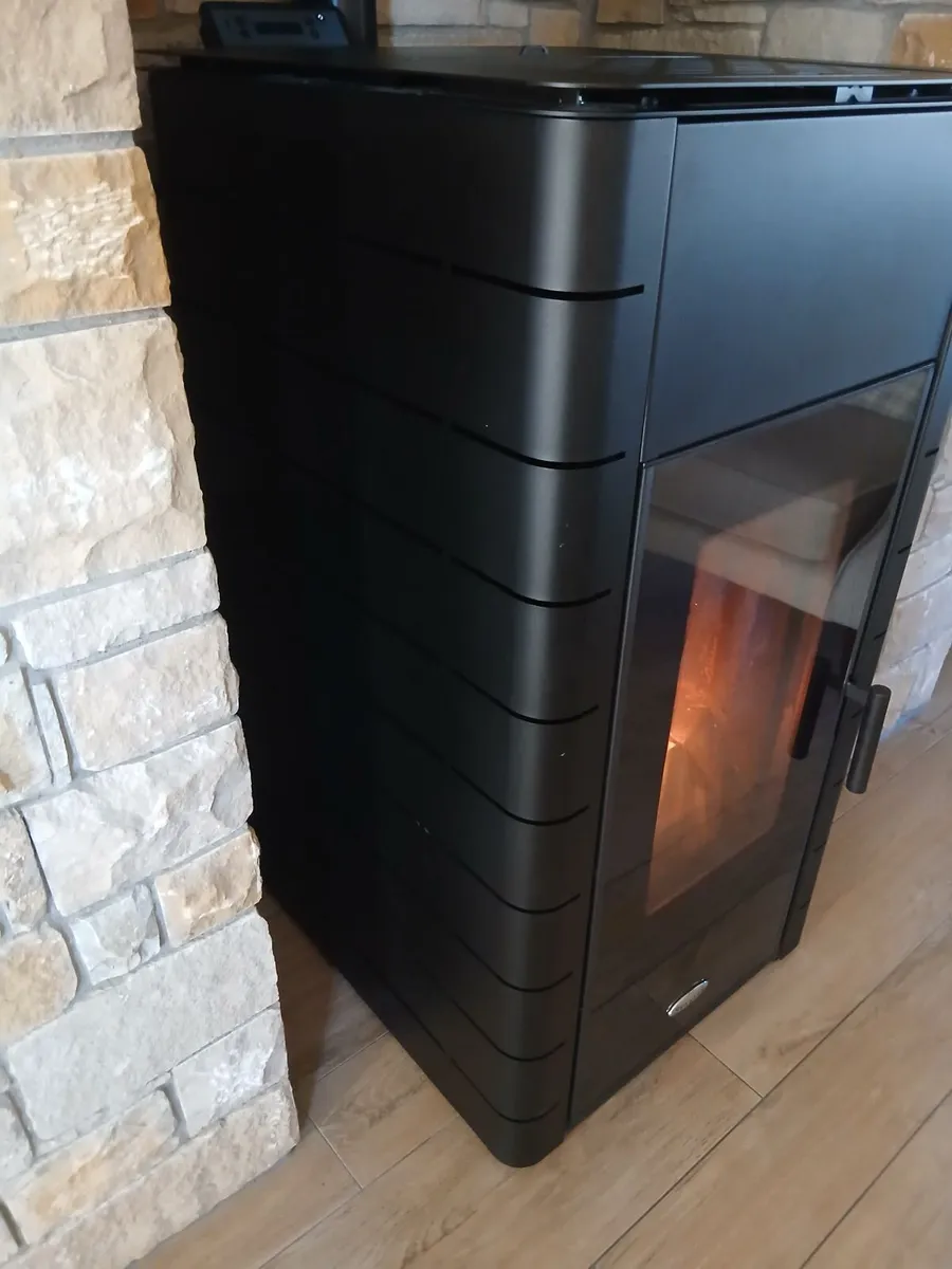 Stanley wood pellet stove 2300kw - Image 4