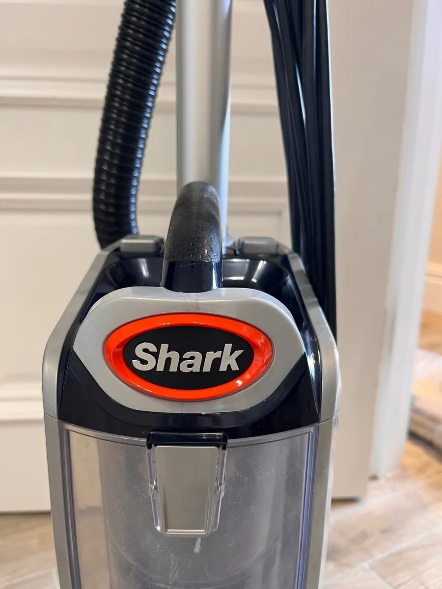 Shark Upright Anti Hair Wrap Powered Lift Away - Image 4