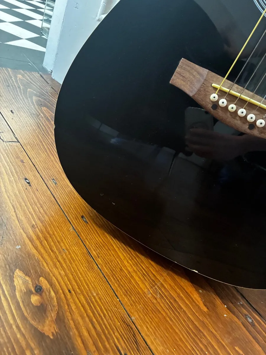 Guitar - Image 4
