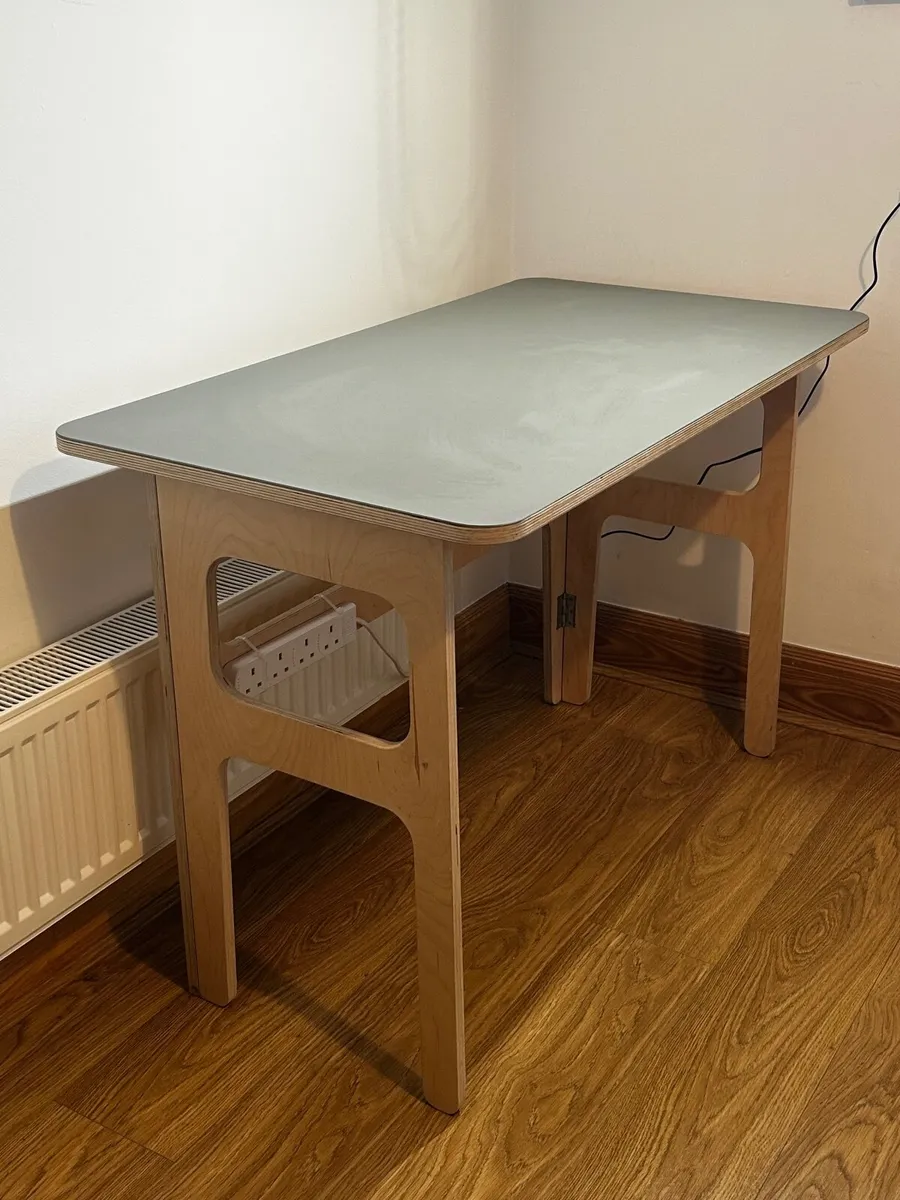 Foldable Desk - Image 1