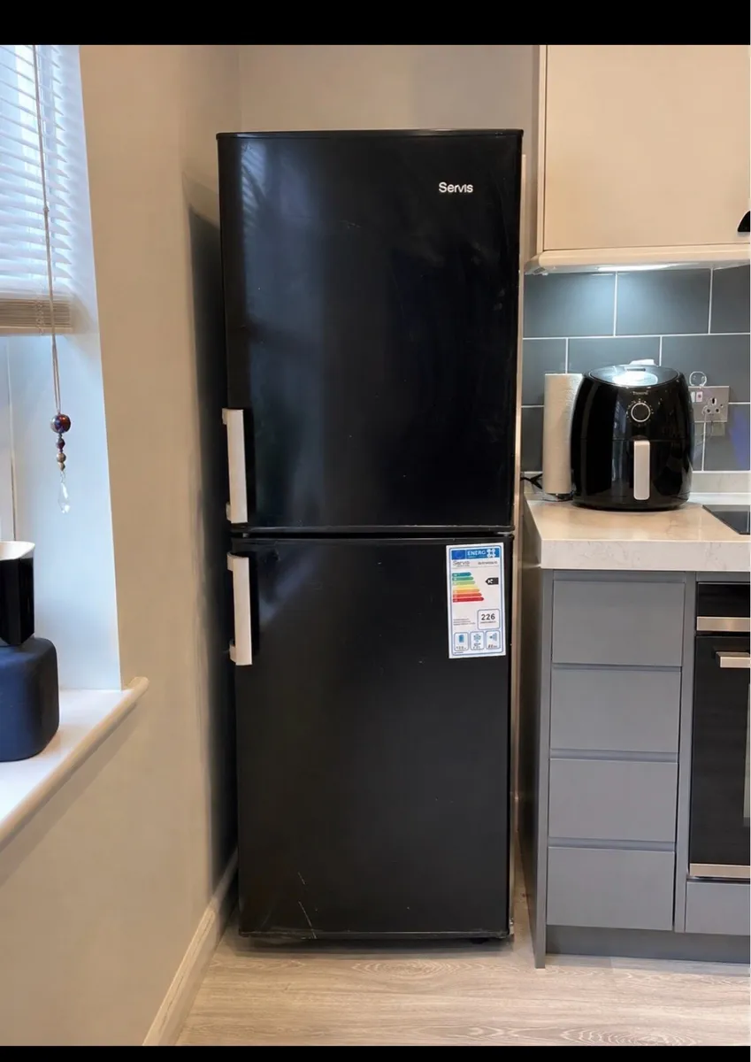 Servis Fridge - Image 1