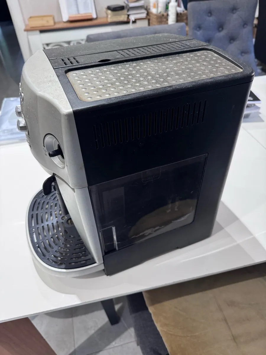 DeLonghi Magnifica Coffee Machine - Image 2