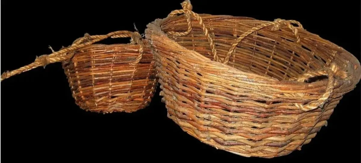 Vintage Willow Gathering Baskets - Pristine Pair - Image 3