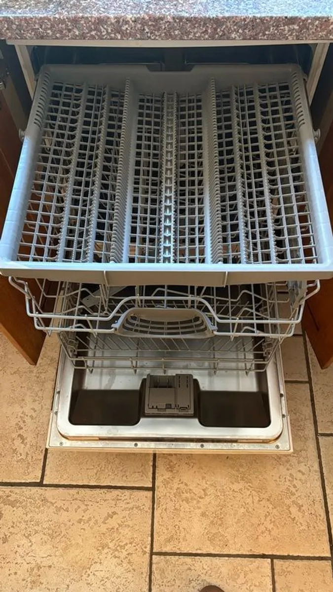 Bosch serie 2 dishwasher - Image 2