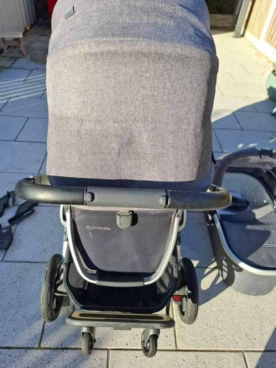 Uppababy vista V2 bundle - Image 2