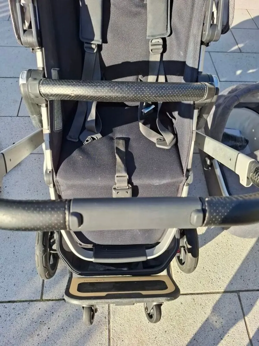 Uppababy vista V2 bundle - Image 4
