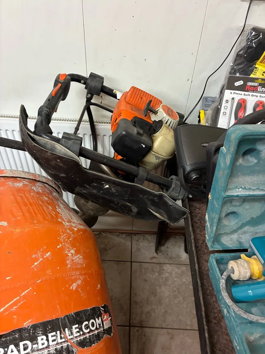 Auger - Image 1