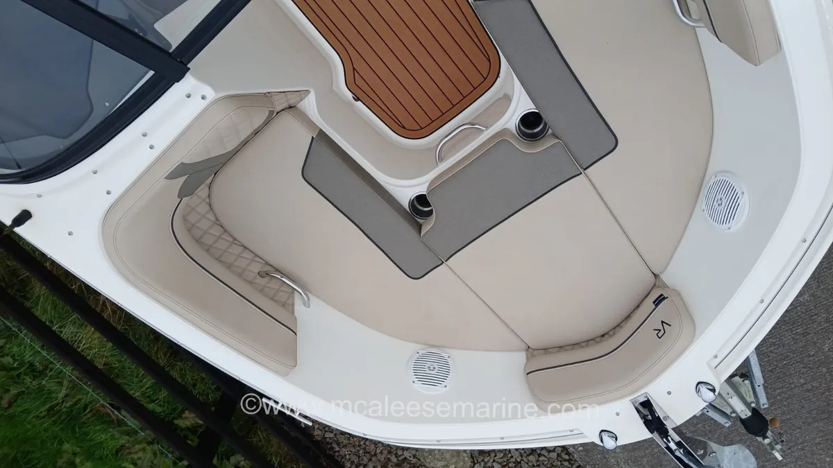 Bayliner VR5 Wakeboard Model - Image 3