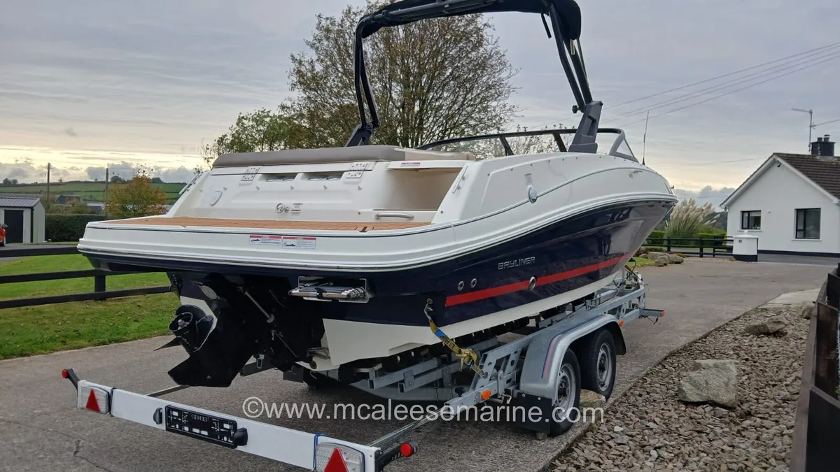 Bayliner VR5 Wakeboard Model - Image 4
