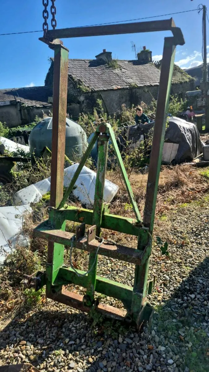 Bale mast / hoist 3 point linkage rear mounted - Image 1
