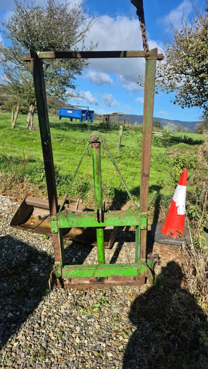 Bale mast / hoist 3 point linkage rear mounted - Image 2