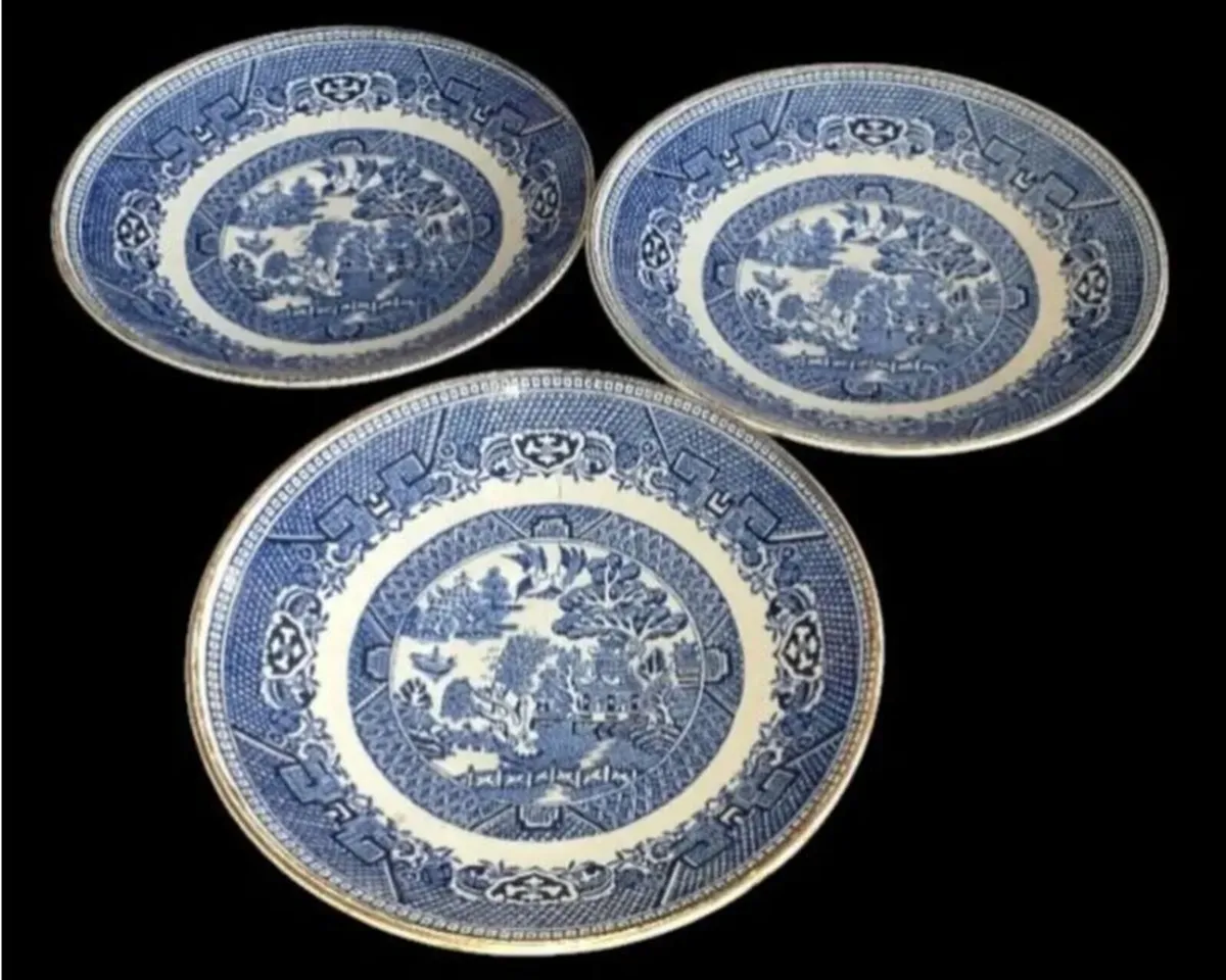 3 Pristine Vintage Arklow Blue Willow Saucers - Image 4