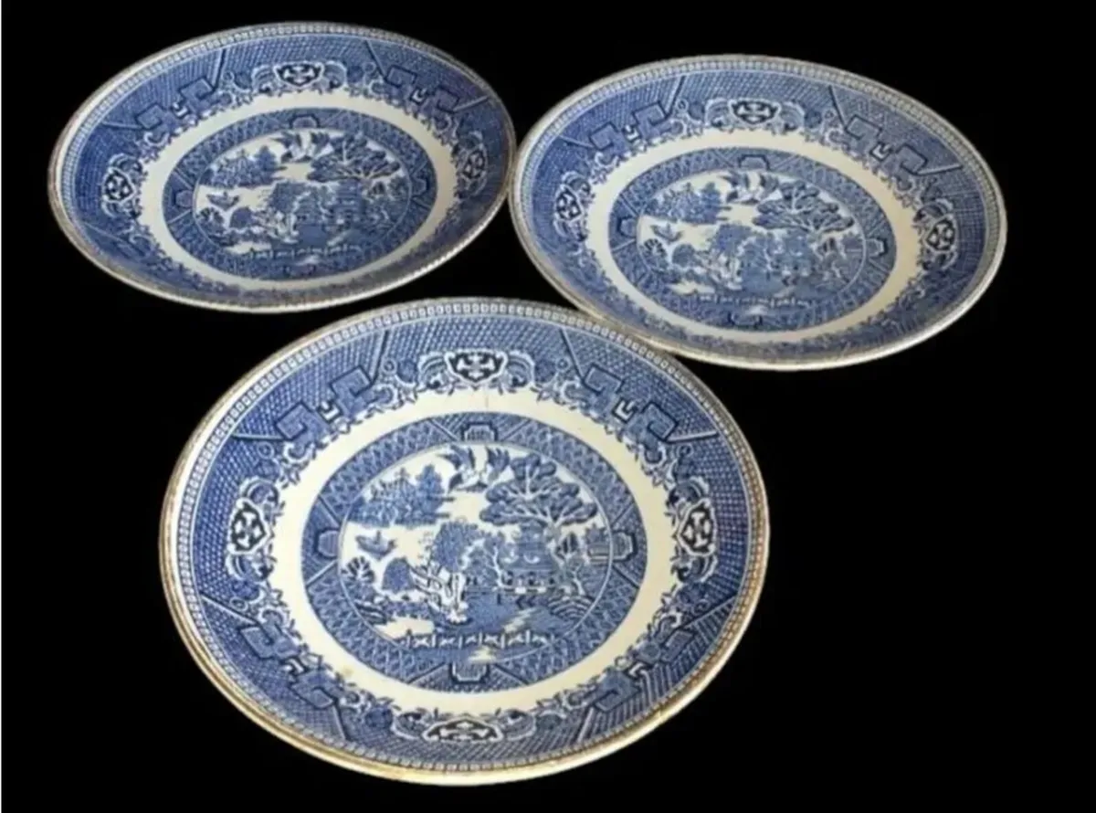 3 Pristine Vintage Arklow Blue Willow Saucers - Image 2