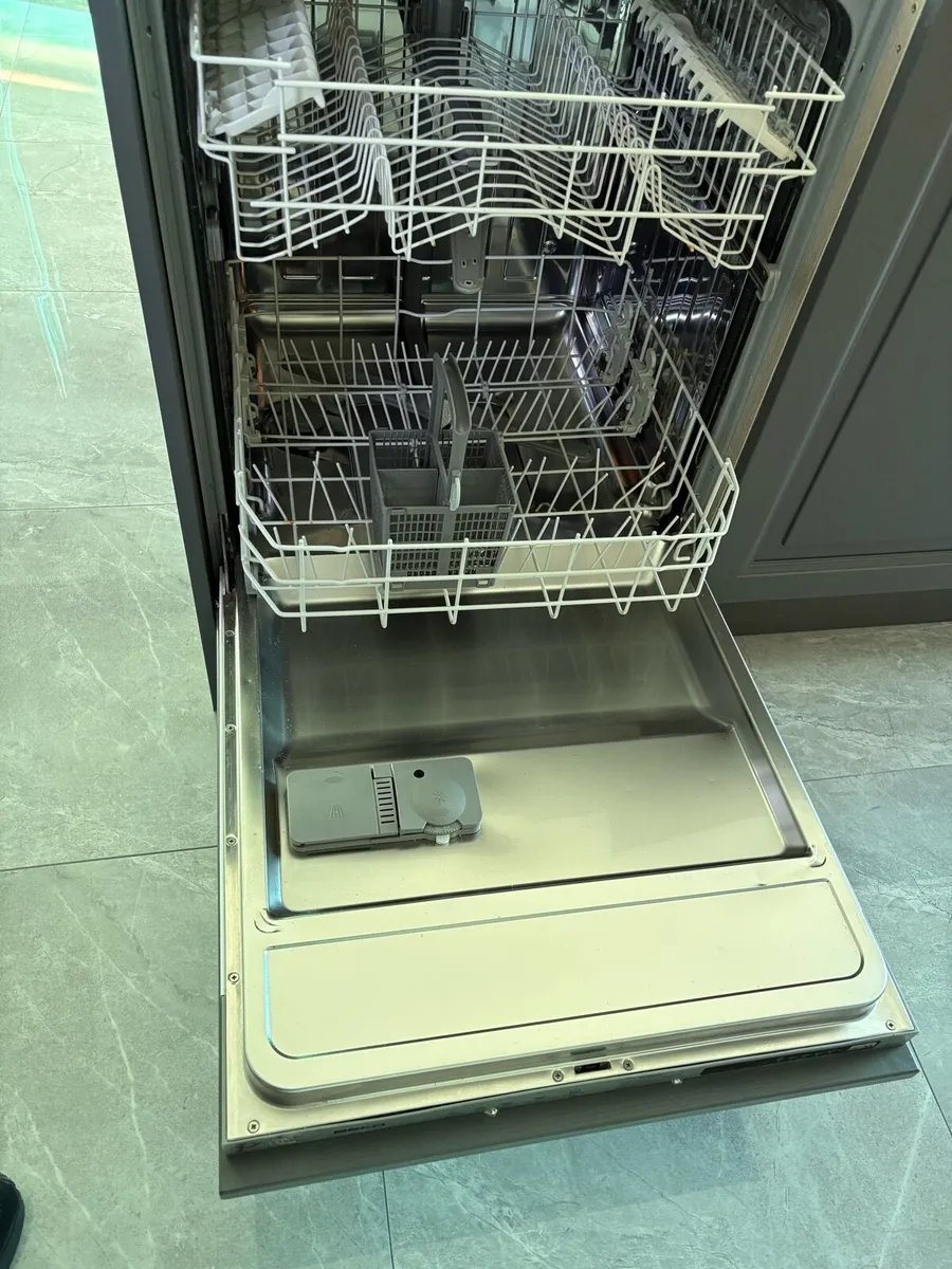 Dishwasher - Image 2