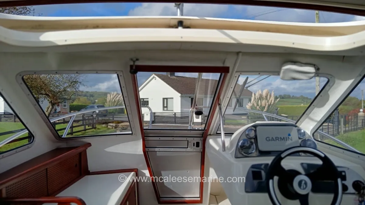 Flipper 630CC powered with a Mariner 100HP - Image 3