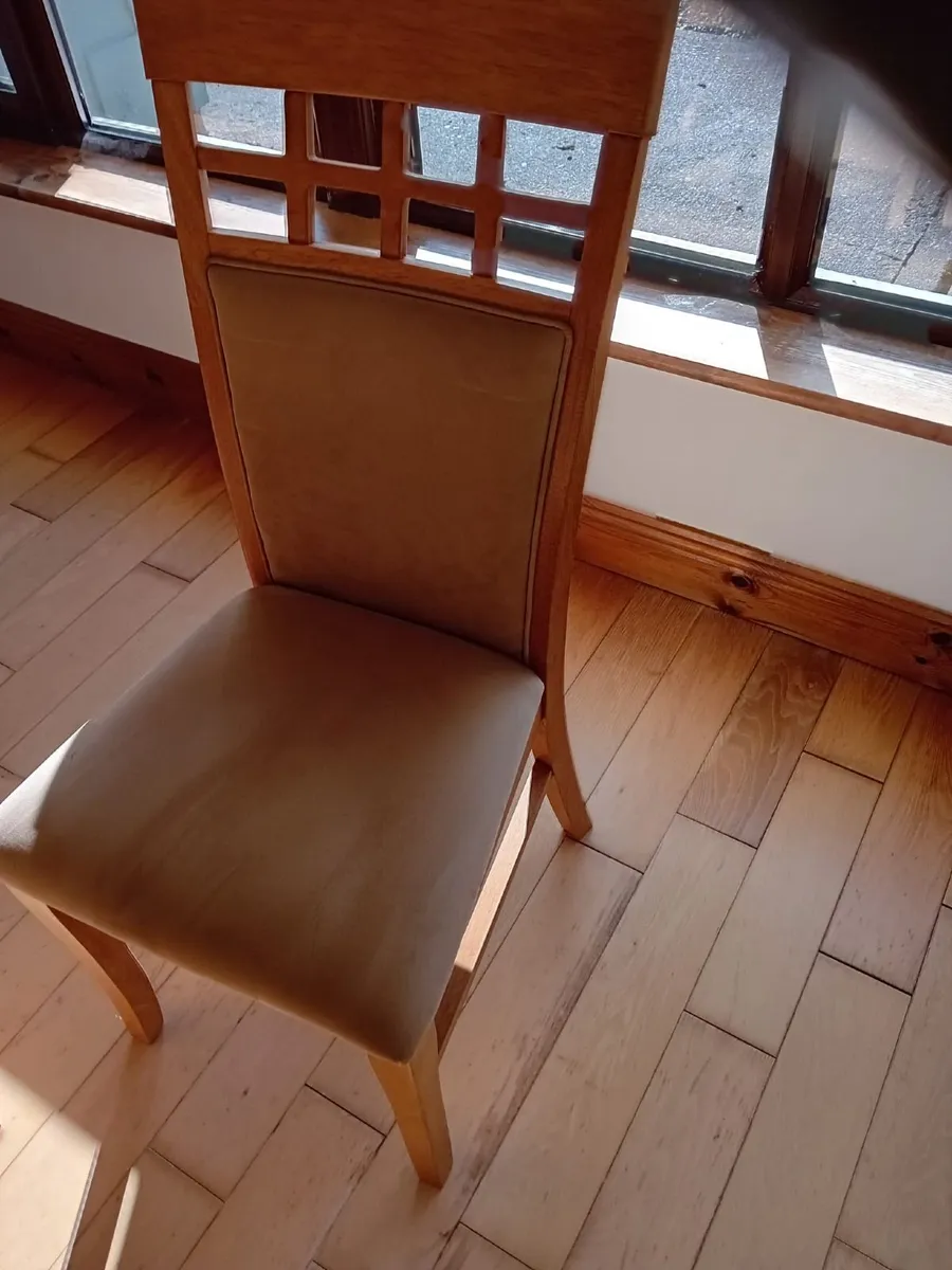 Table and 6 chairs - Image 3