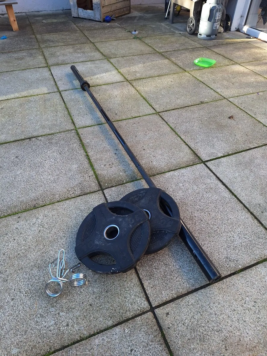 2 x 10kg Weights and 20kg 7ft barbell - Image 1