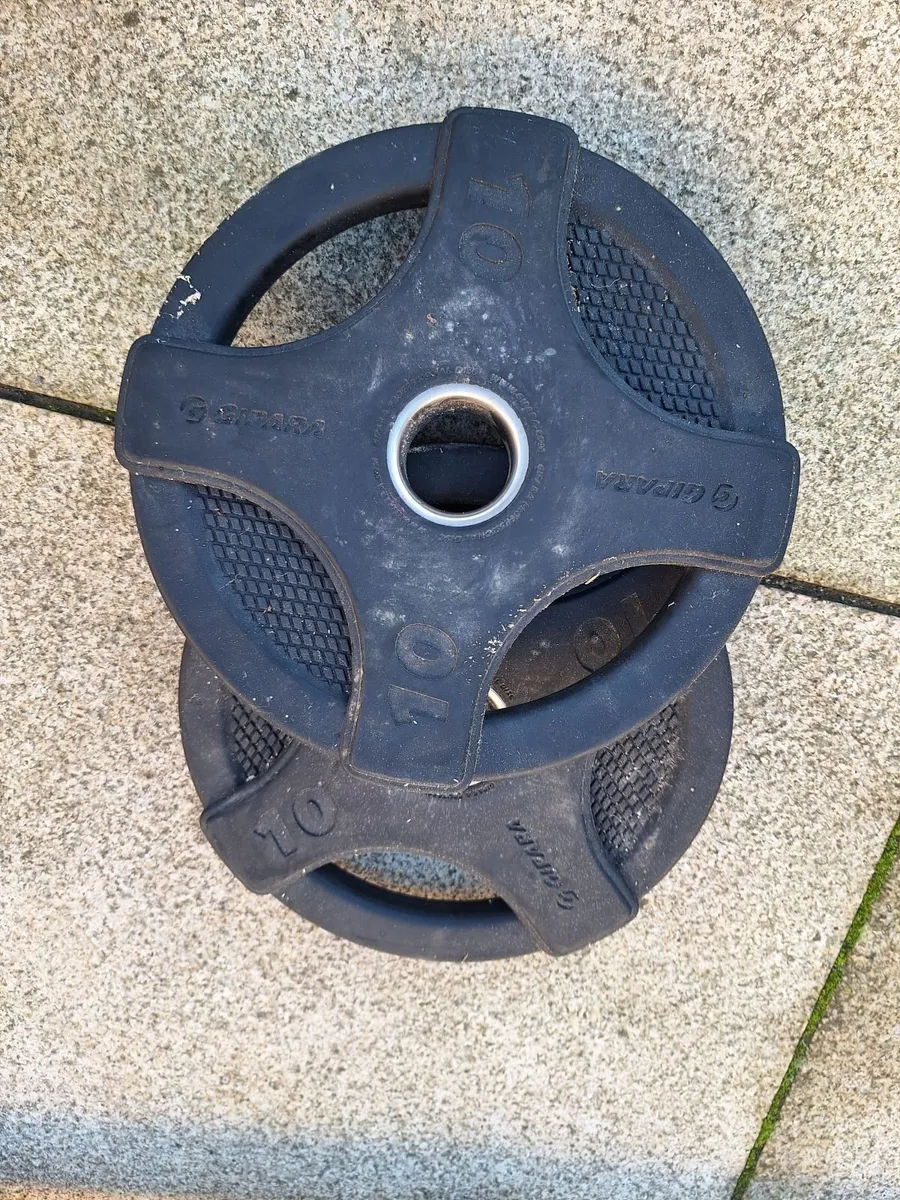2 x 10kg Weights and 20kg 7ft barbell - Image 2