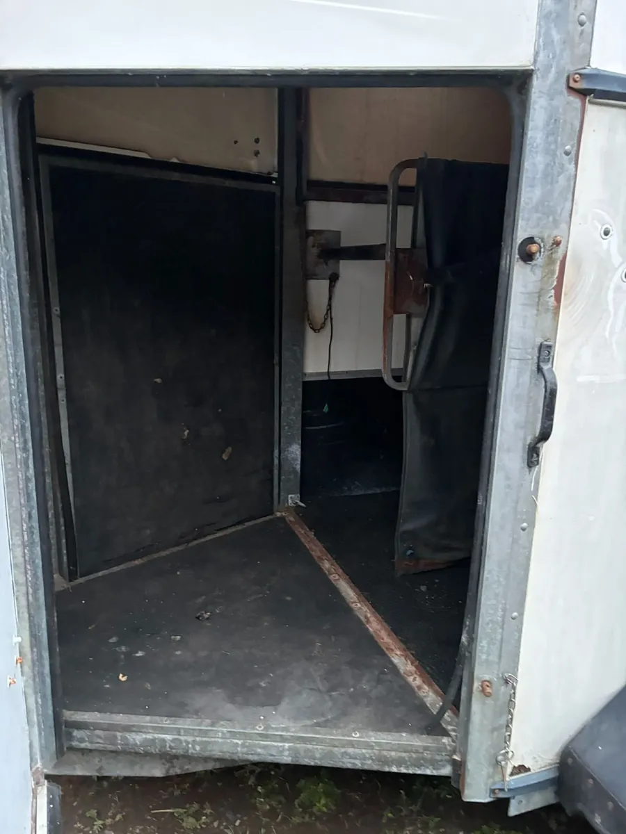 Indespension Monarque Double Horse Trailer - Image 4
