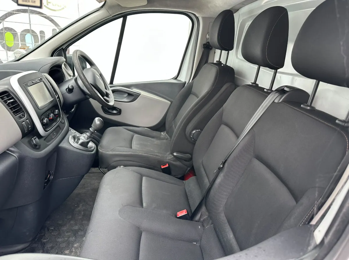 Renault Trafic 2018 new doe - Image 4
