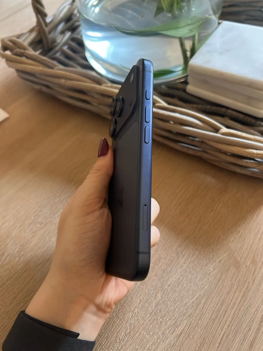 iPhone 17 Pro (Deep Blue - Image 3