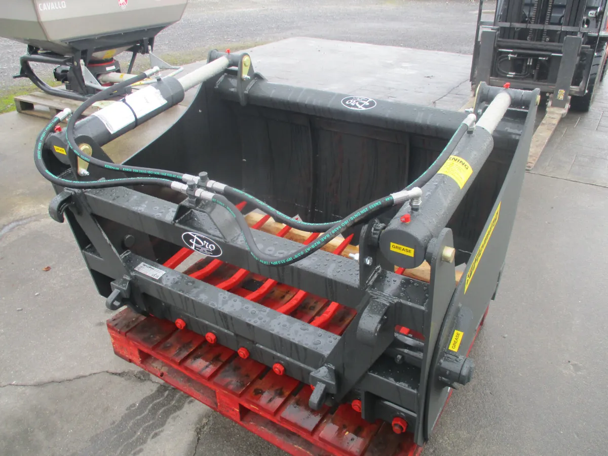 Nugent bale grab loader attachments - Image 4