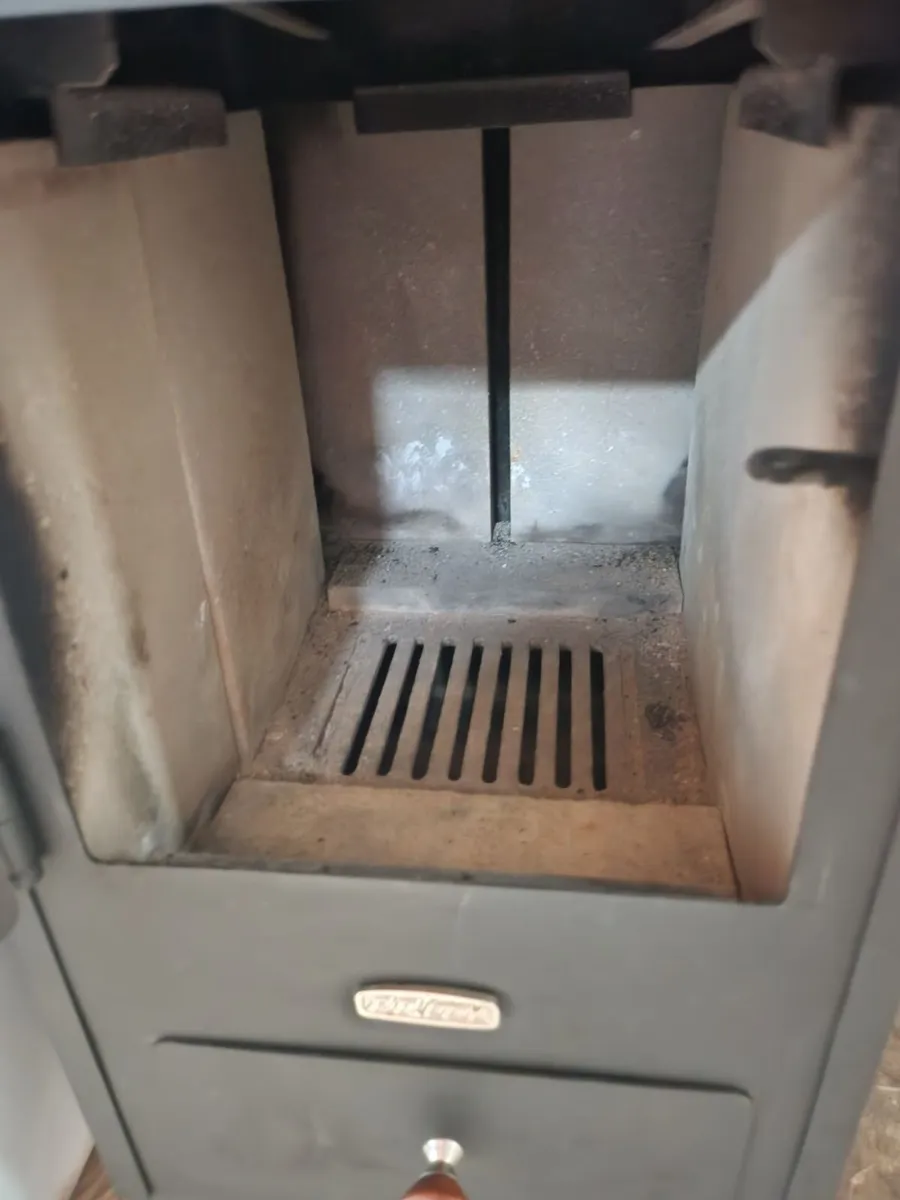 Wood burning multi fuel stove - Image 1