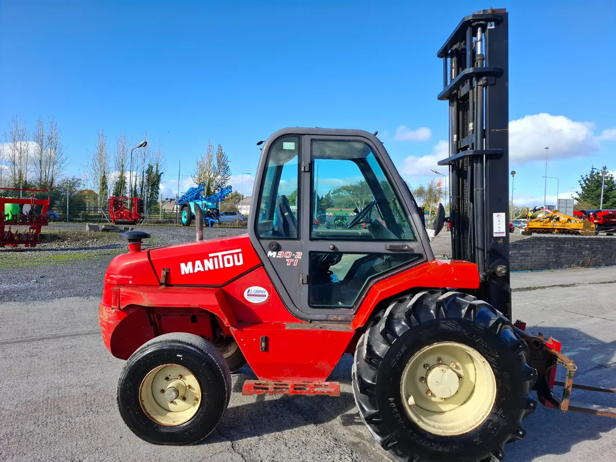 ROUGH TERRAIN FORKLIFT - Image 1