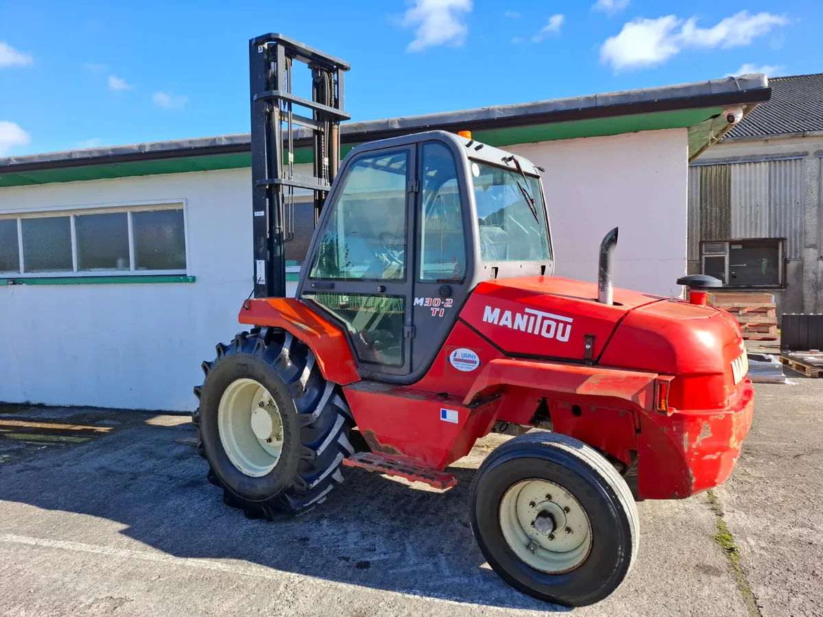 ROUGH TERRAIN FORKLIFT - Image 2