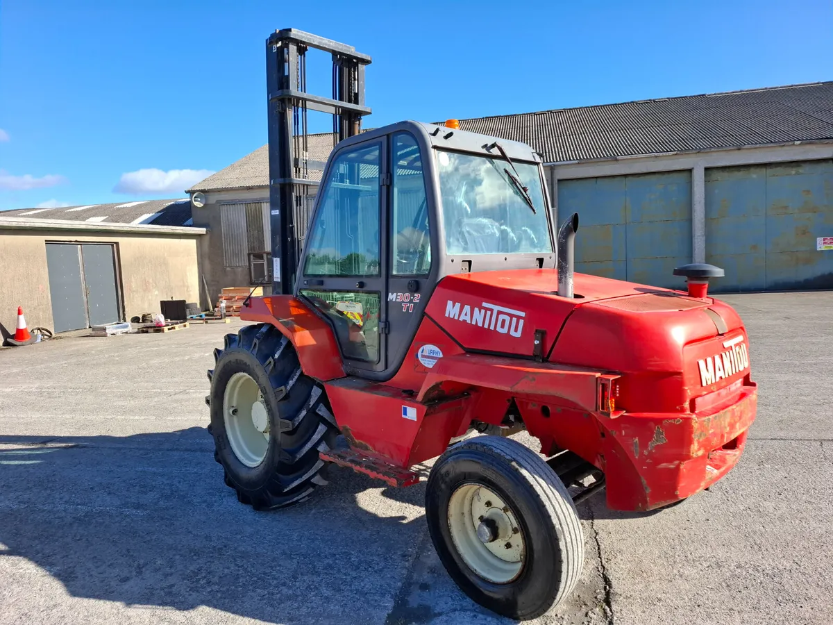 ROUGH TERRAIN FORKLIFT - Image 4