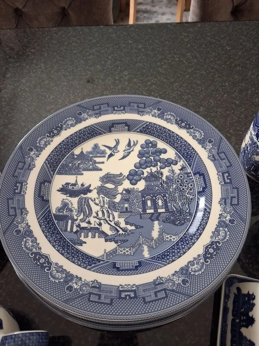 Dinner Set - Blue Willow - BNWT RRP 260 - Image 2