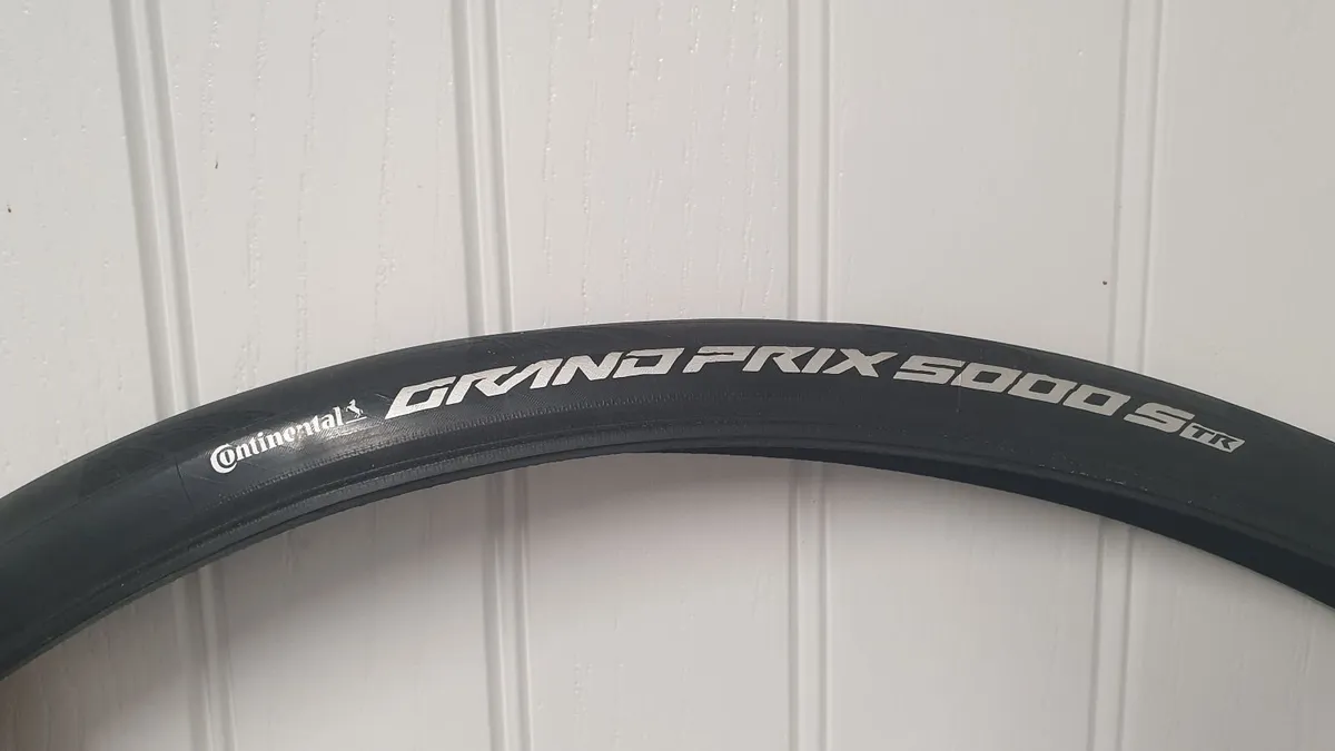 Road bike tyres - Image 2