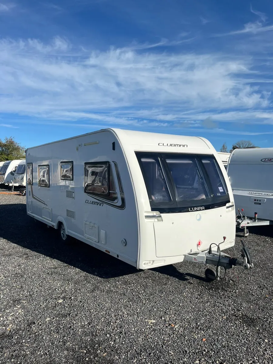 Lunar Clubman 4 Berth  Fixed Single Beds Caravan - Image 2