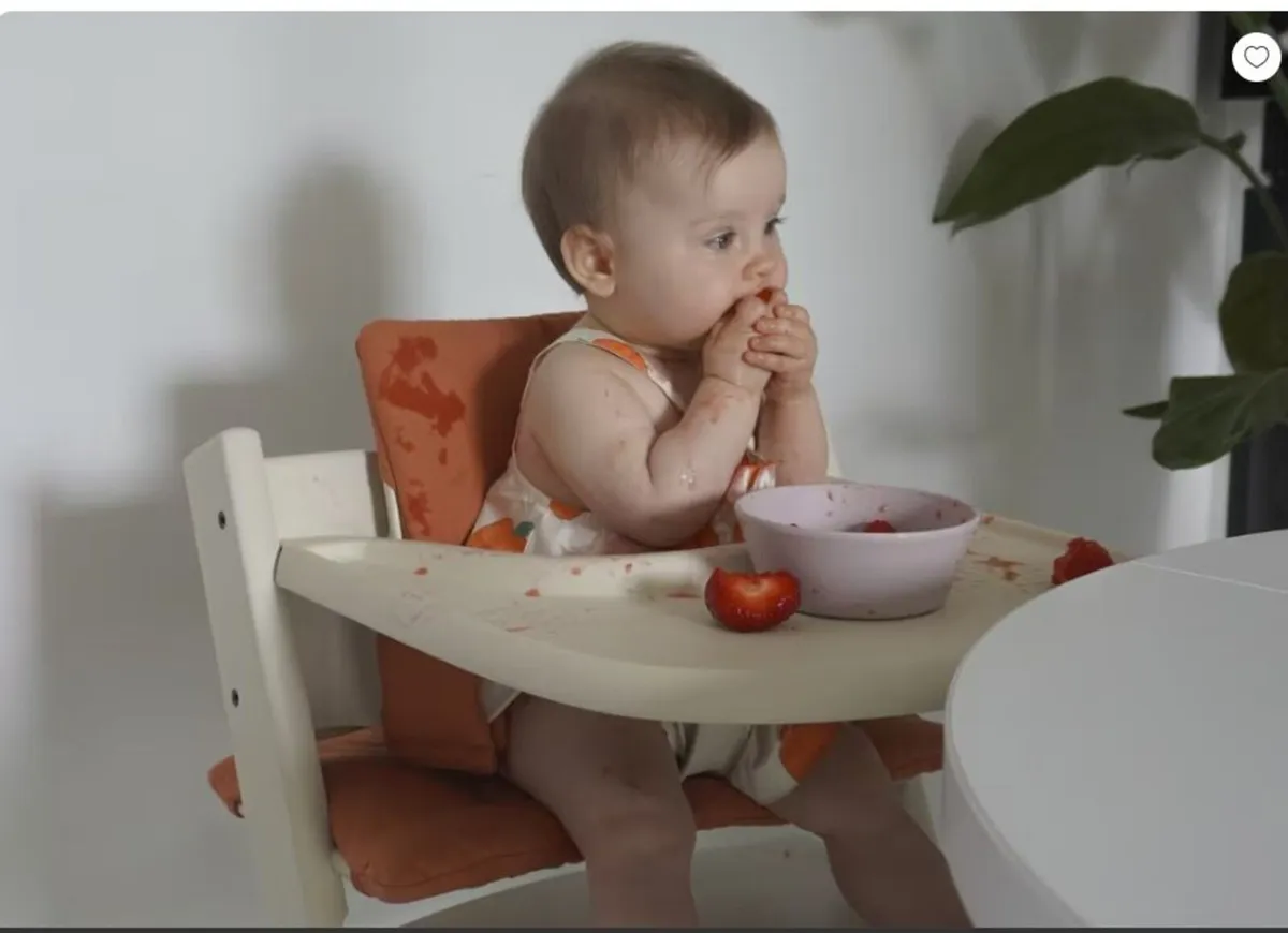 Tripp Trapp baby seat, tray and cushion set - Image 2