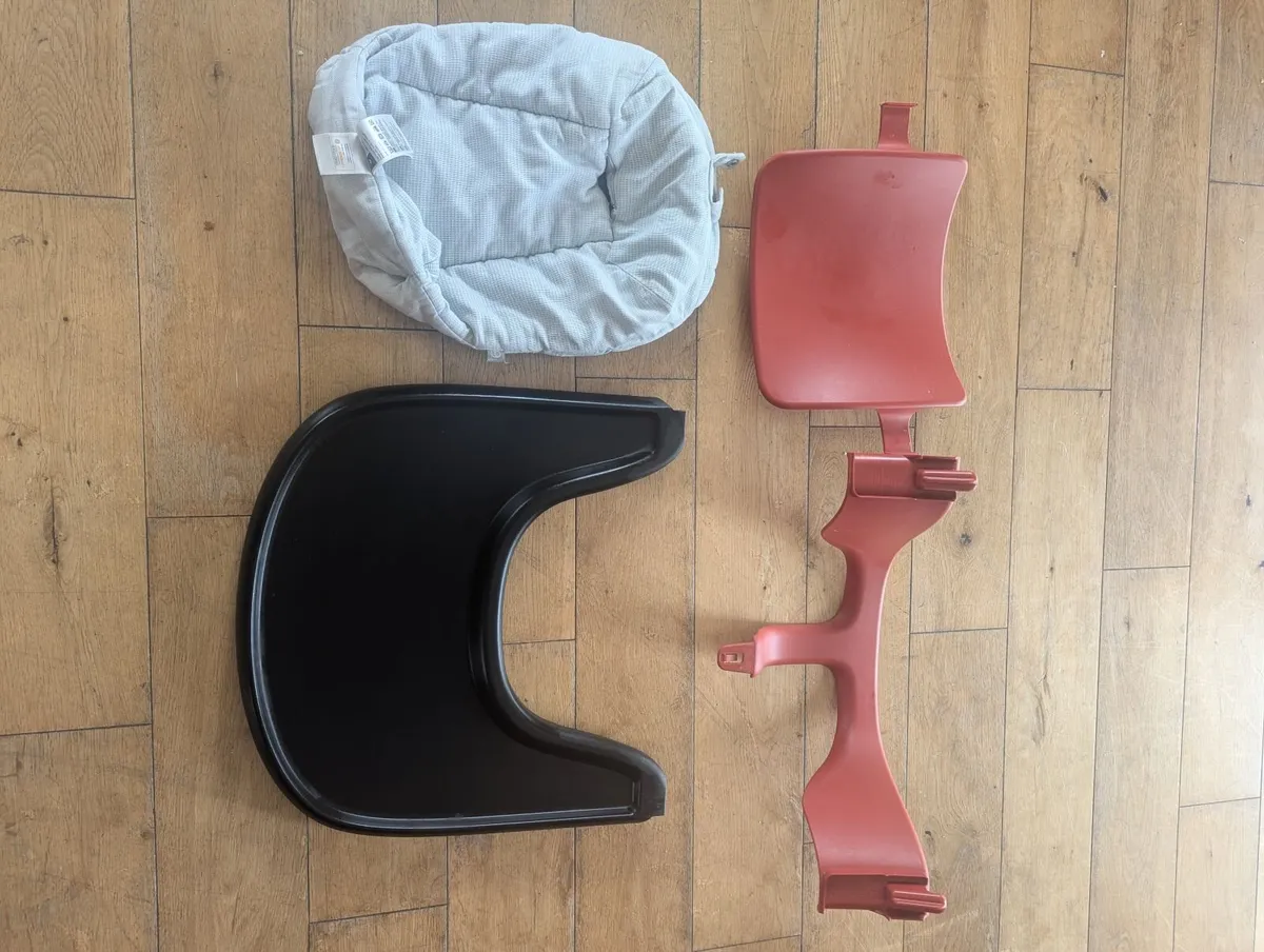 Tripp Trapp baby seat, tray and cushion set - Image 1