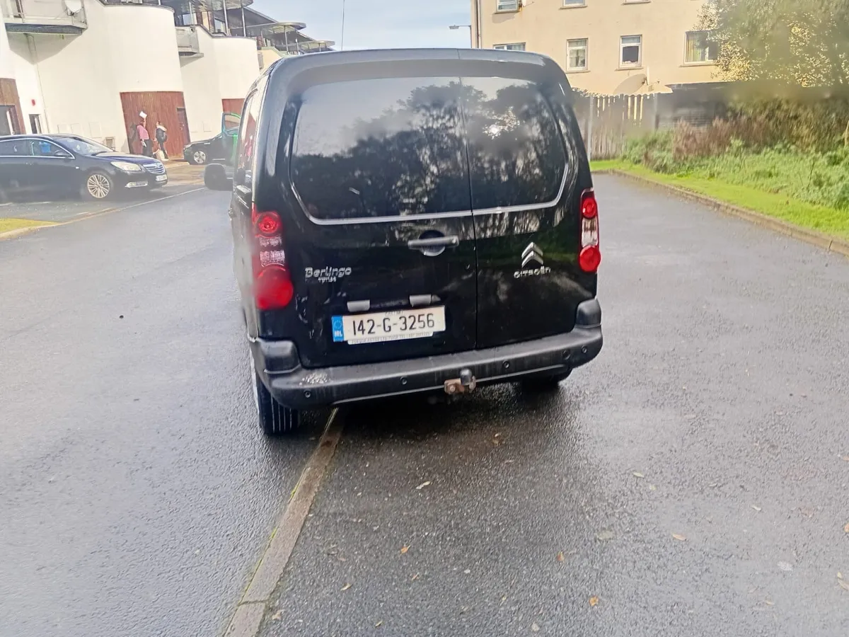 142 Citroen Berlingo 3 seats Doe&Tax - Image 4