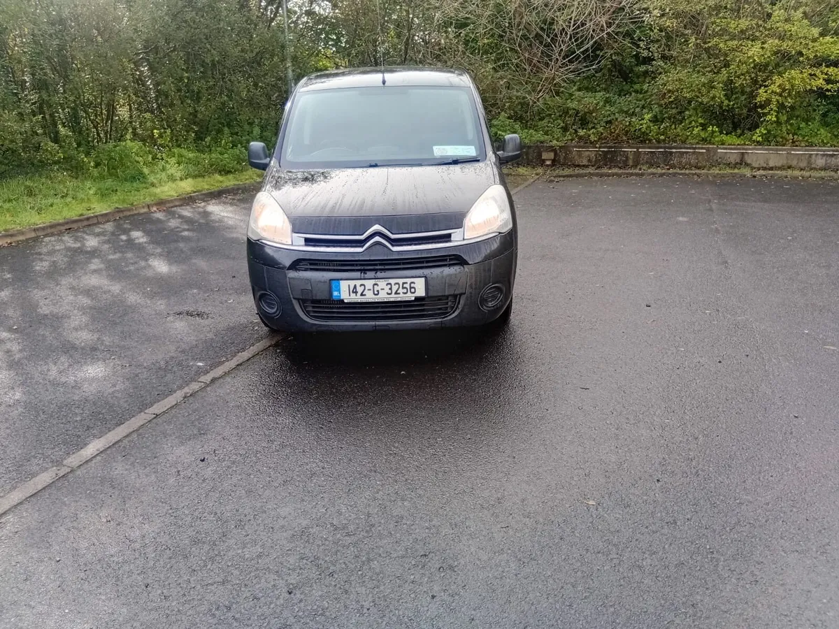 142 Citroen Berlingo 3 seats Doe&Tax - Image 2