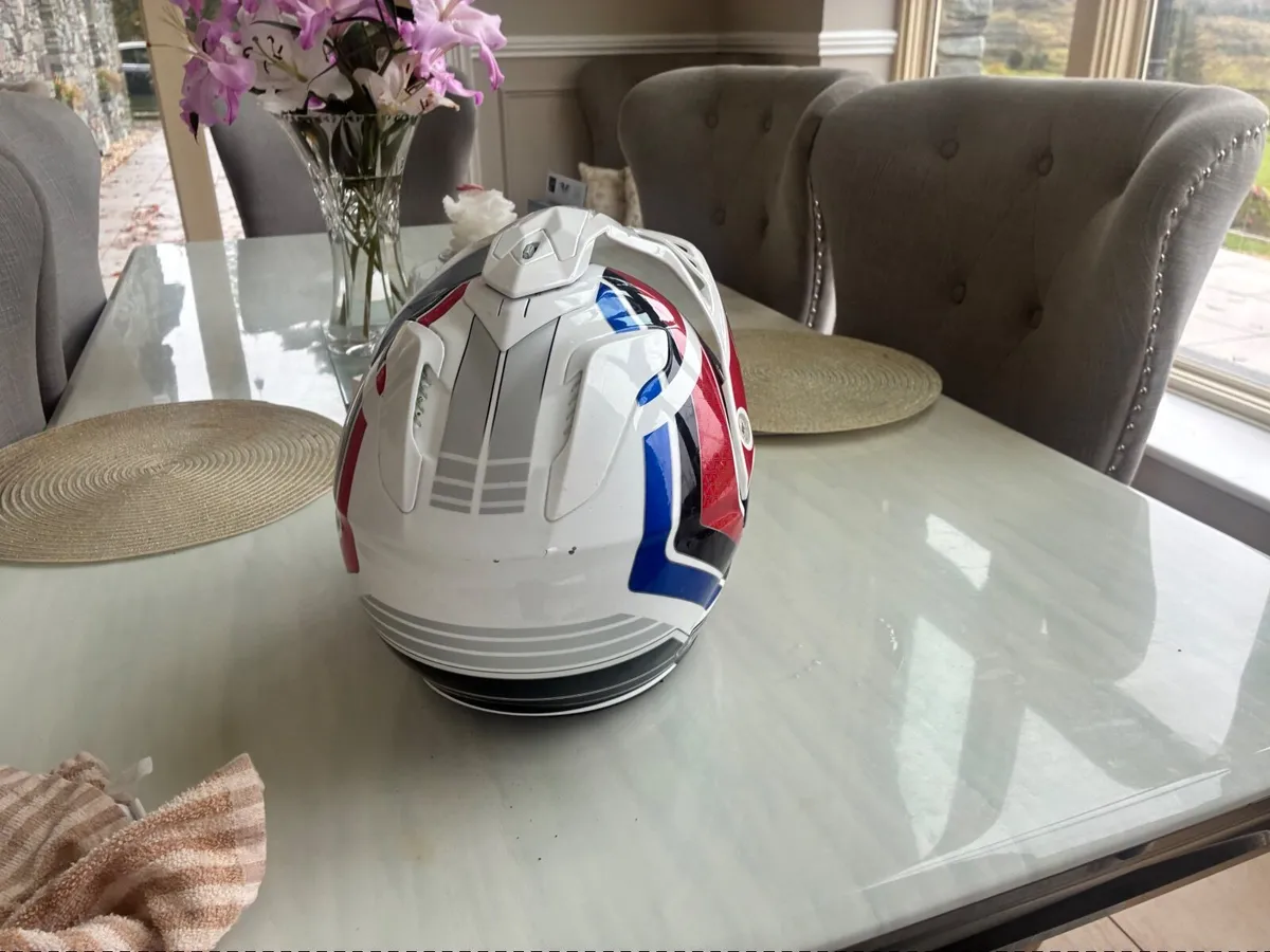 Motorbike helmet - Image 2
