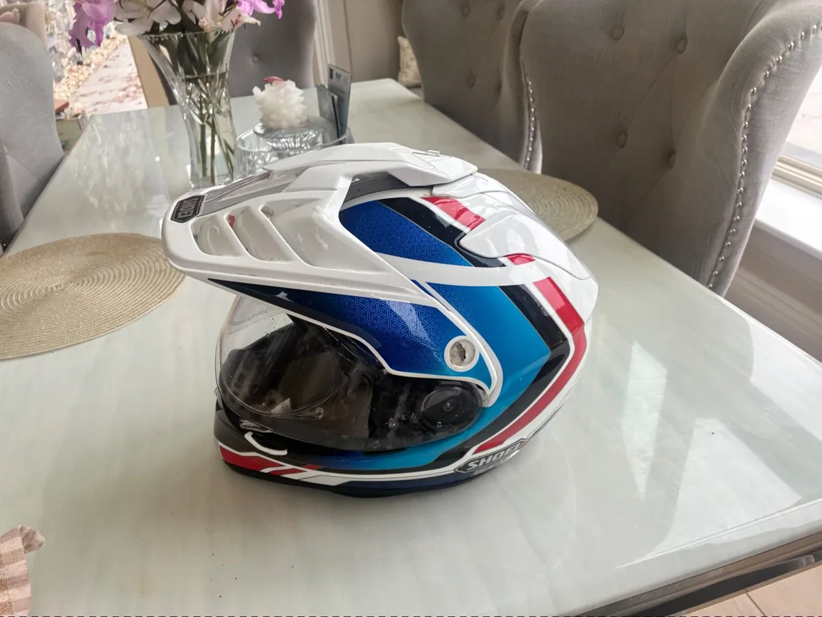 Motorbike helmet - Image 4